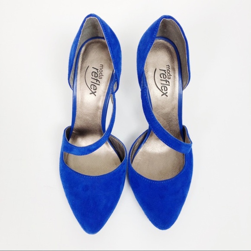 Selling gently used blue faux suede shoes!